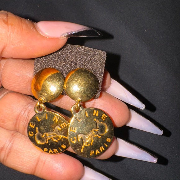 🔥🌟CELINE VINTAGE GOLD 🥇TONE CLIP ON EARRINGS SERIAL # AB1 - Picture 3 of 17